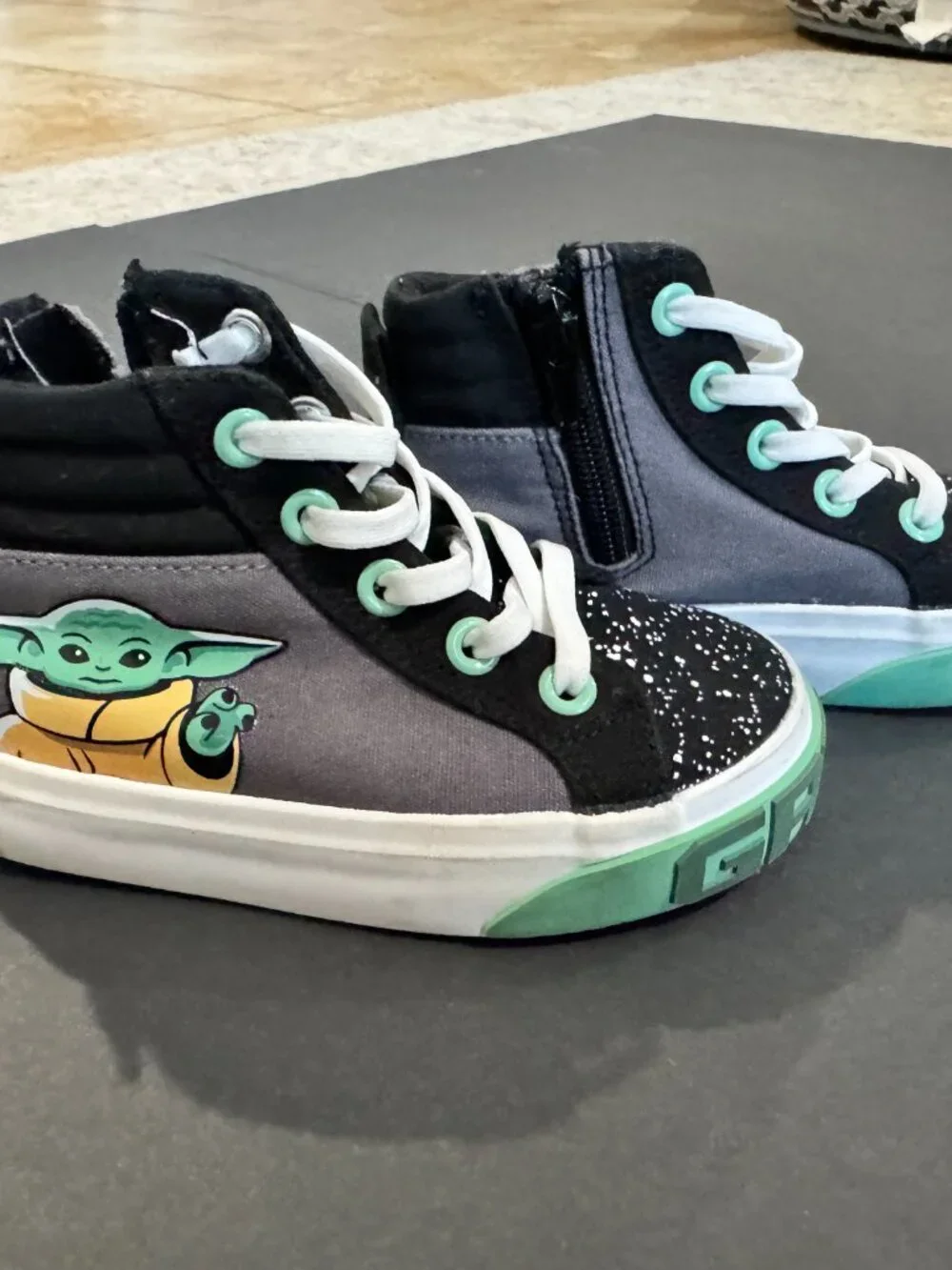 Star Wars The Mandalorian Grogu Baby Yoda Toddler Boys Casual High-Top Sneakers